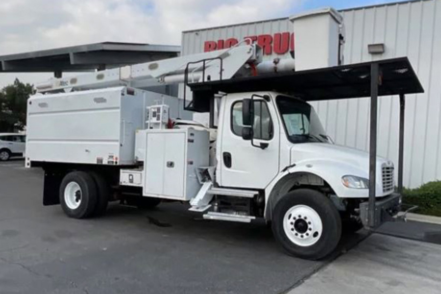 Grey tires on a bucket truck