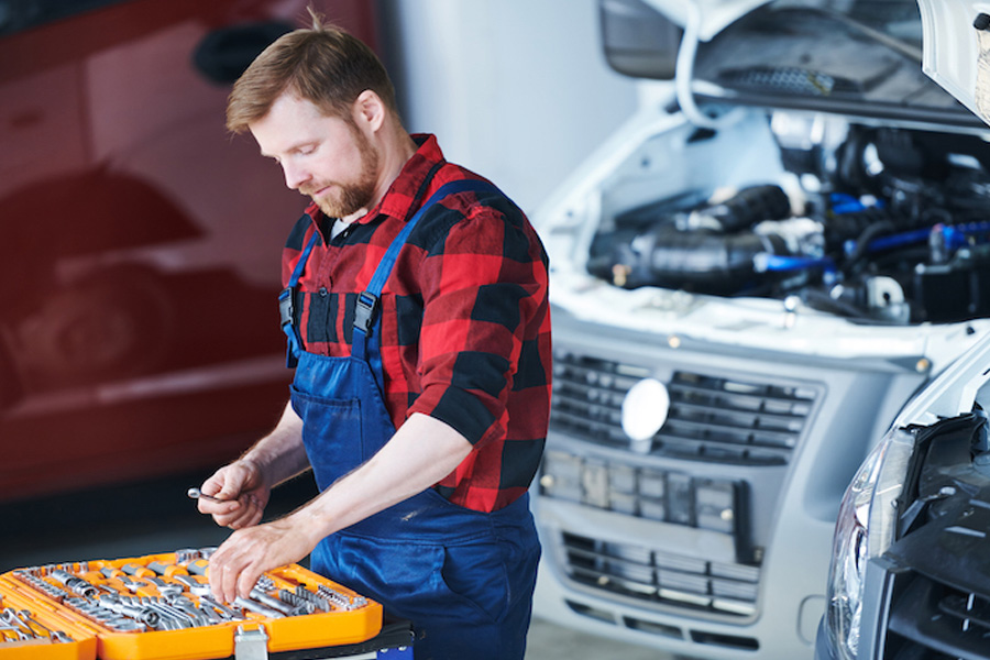 Signs of a Failing Car Taillight Control Module