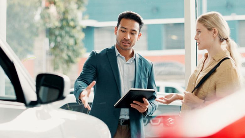3 Things Sales Consultants Do at a Car Showroom